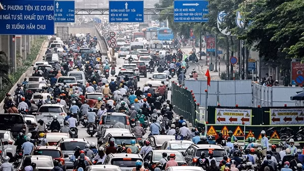 Hà Nội vẫn loay hoay với “bài toán” chống ùn tắc giao thông
