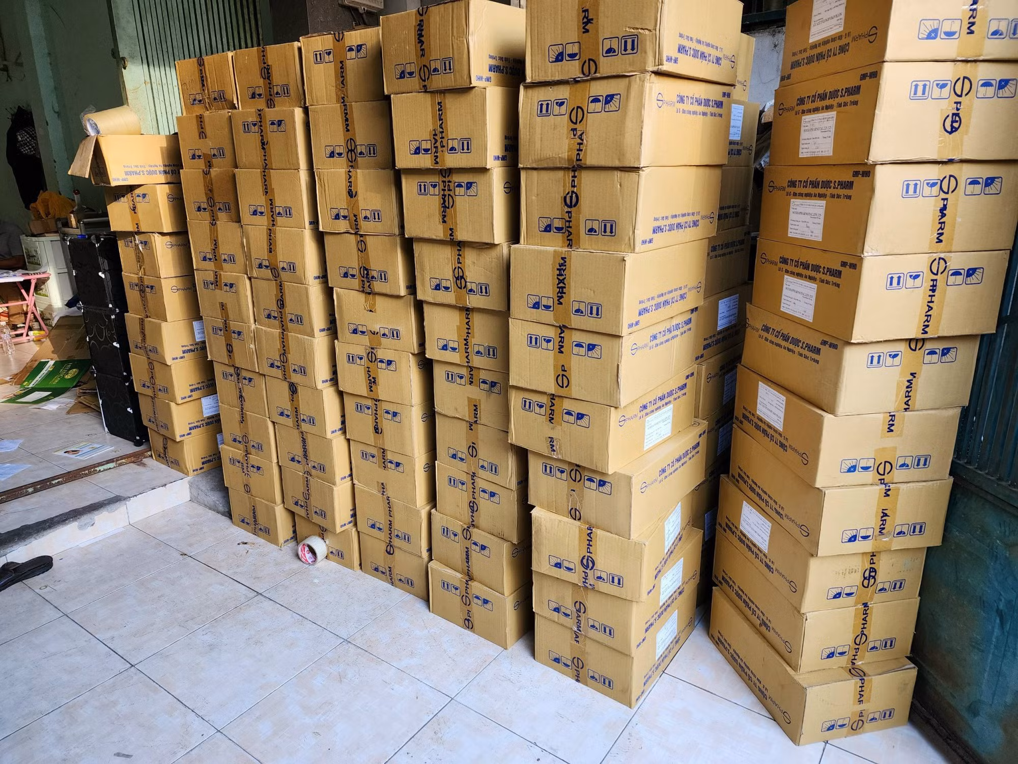 Triệt phá đường dây sản xuất, buôn bán tân dược giả quy mô cực lớn -0