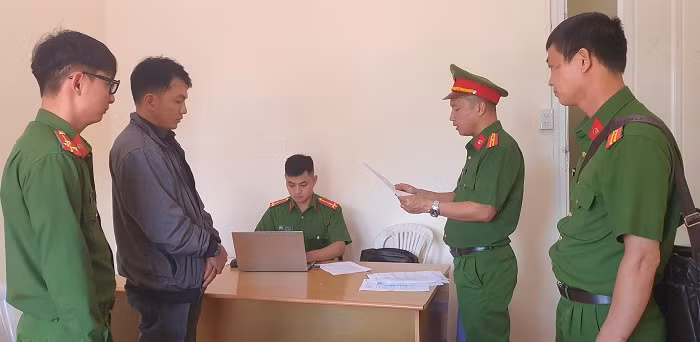 Bắt nguyên Phó phòng tín dụng ngân hàng ACB về hành vi lừa đảo -0