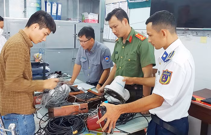Những người giữ cho ngư trường lặng sóng... -0