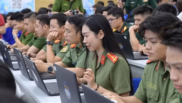 Khai mạc cuộc thi Olympic tiếng Anh dành cho cán bộ trẻ năm 2025