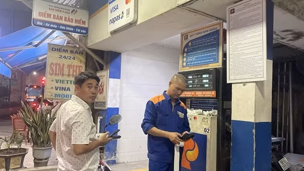 Giá xăng dầu đồng loạt tăng