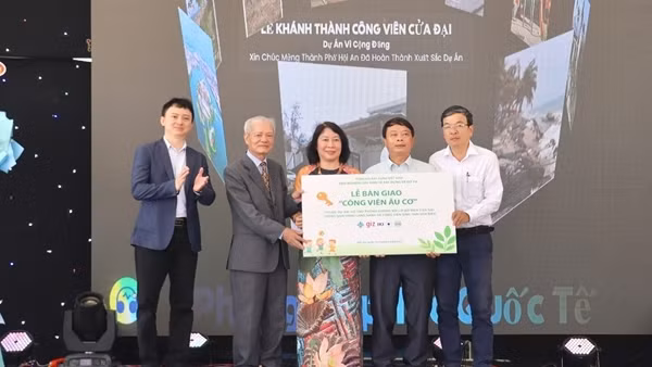 Thêm "lá chắn xanh" bảo vệ môi trường, chống xói lở biển Hội An