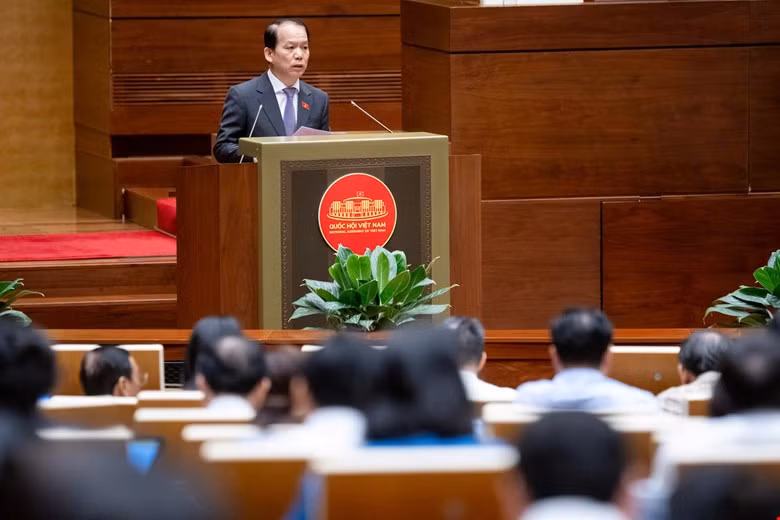 Đề xuất sĩ quan lực lượng vũ trang làm công tác xây dựng pháp luật được hỗ trợ hằng tháng 100% lương -0
