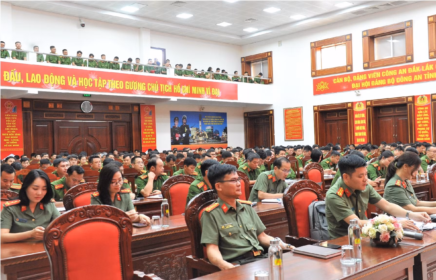 Tập huấn, bồi dưỡng kỹ năng, nghiệp vụ phổ biến, giáo dục pháp luật trong CAND -0