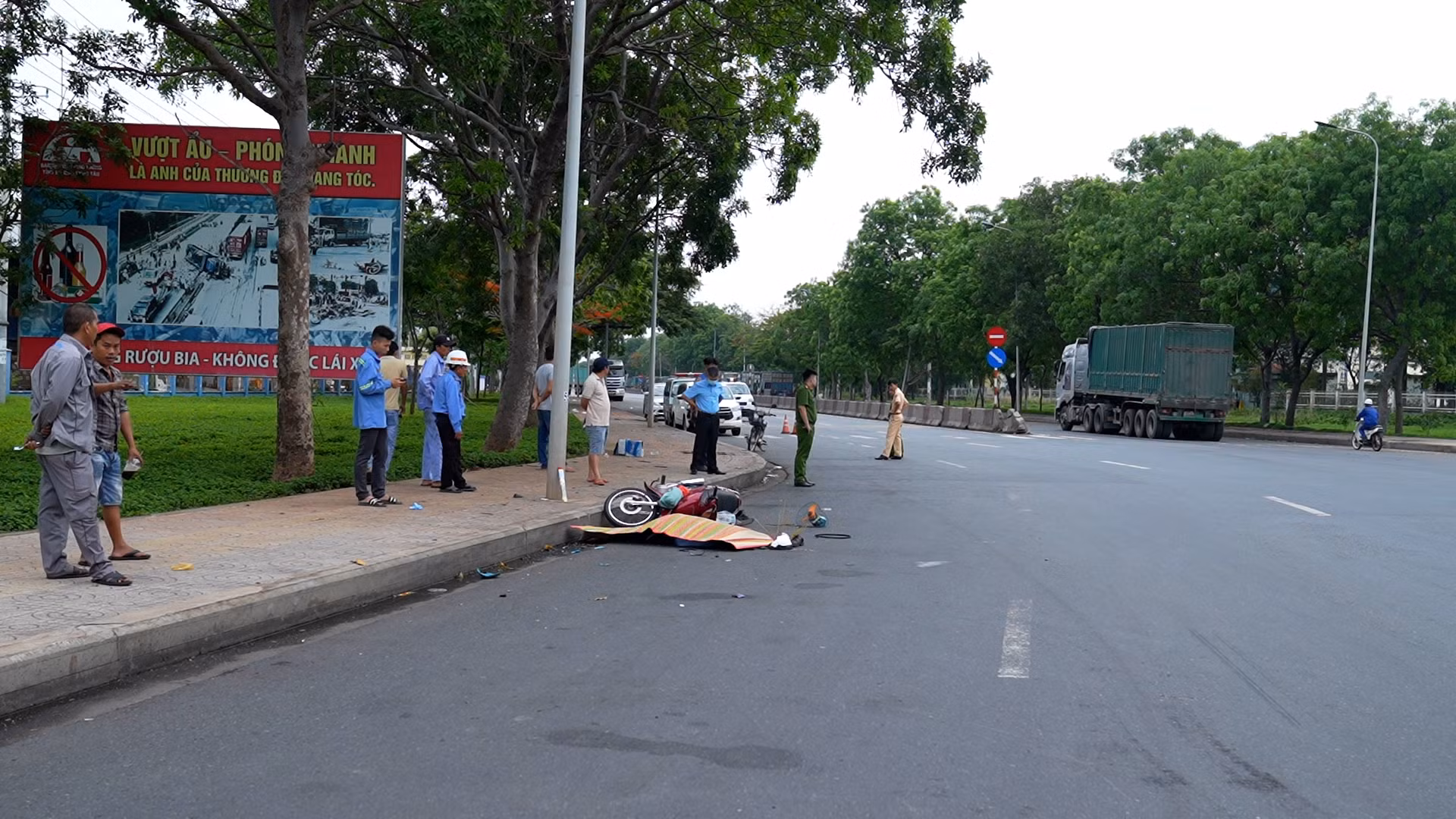 Truy tìm phương tiện liên quan vụ tai nạn giao thông chết người -0