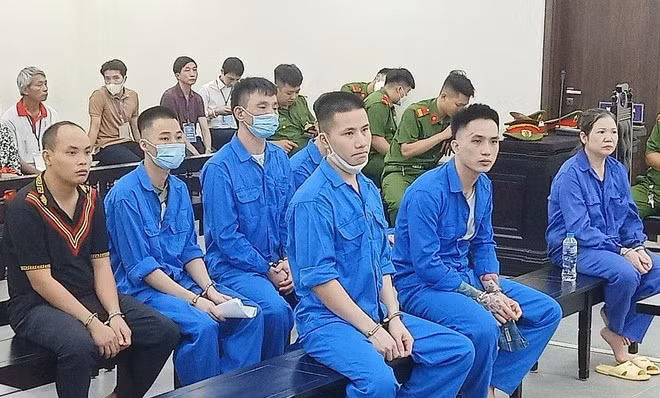 Giữ “con nợ” để cưỡng đoạt tài sản, 7 bị cáo hầu tòa -0