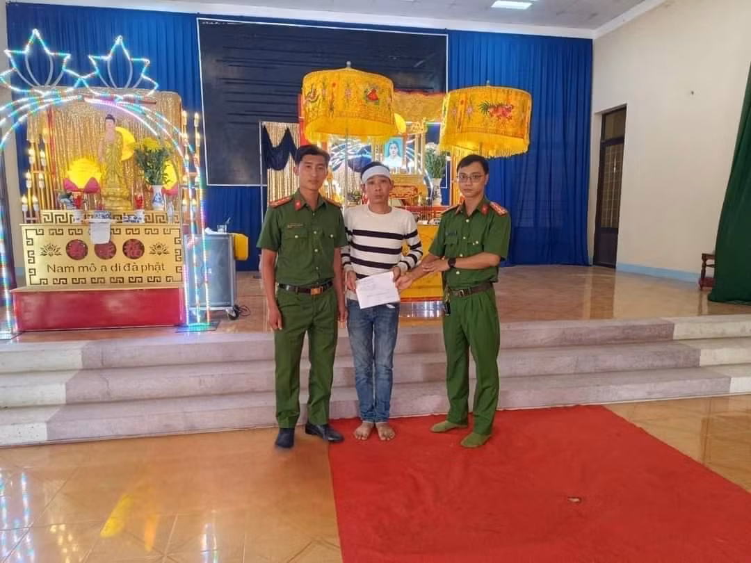 Nhiều hoạt động nghĩa tình với gia đình có người mẹ qua đời do bị TNGT để lại 4 con thơ -0