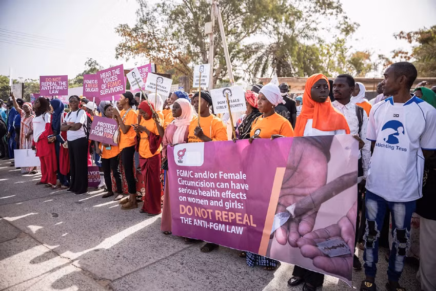 FGM - cơn ác mộng của phụ nữ Gambia -0