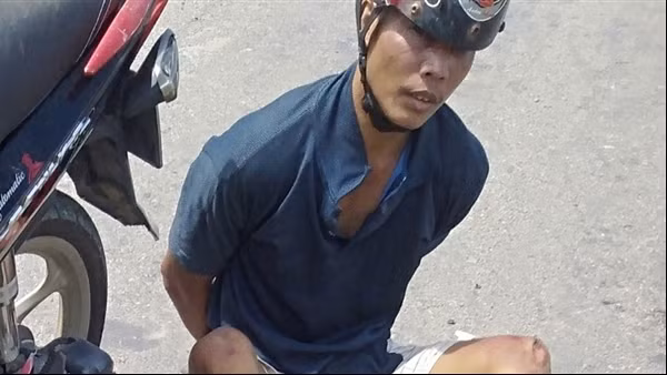 Chống đối quyết định cưỡng chế, ném chai xăng làm 4 cán bộ chiến sĩ Công an bị thương ảnh 4
