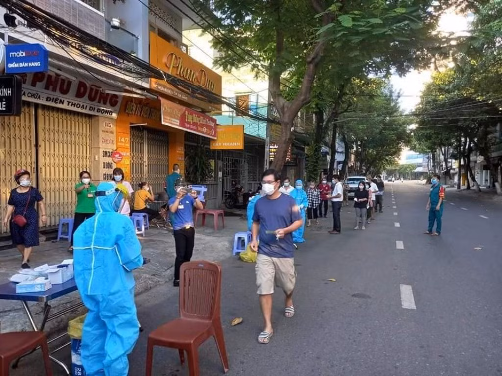 Thêm 153 ca mắc COVID-19 mới, Đà Nẵng dự kiến kéo dài thêm 10 ngày 'ai ở đâu ở đó' -0
