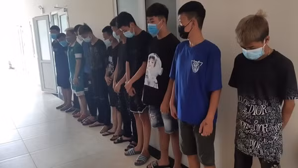 Cầm dao phóng lợn đi tìm đối thủ, gây tai nạn chết người ảnh 4