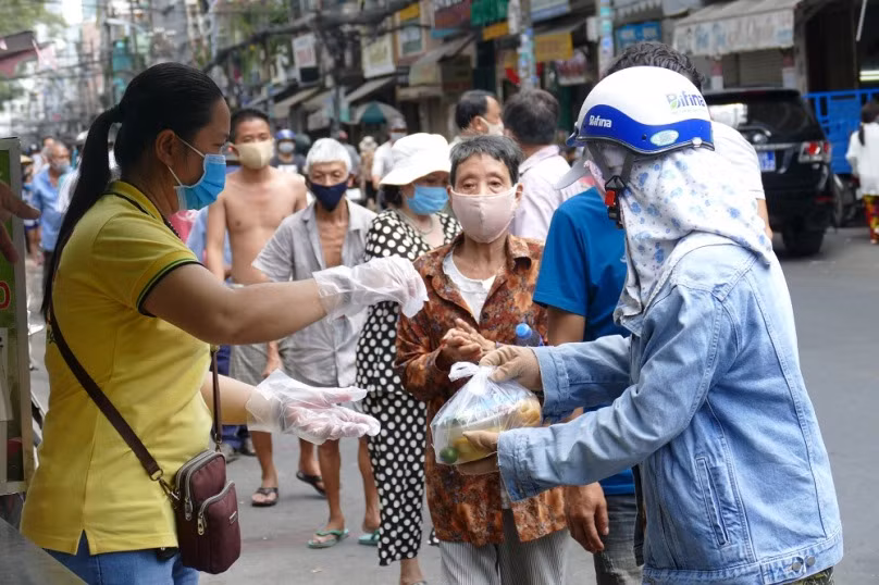 Thế gian rực rỡ những ân tình -0
