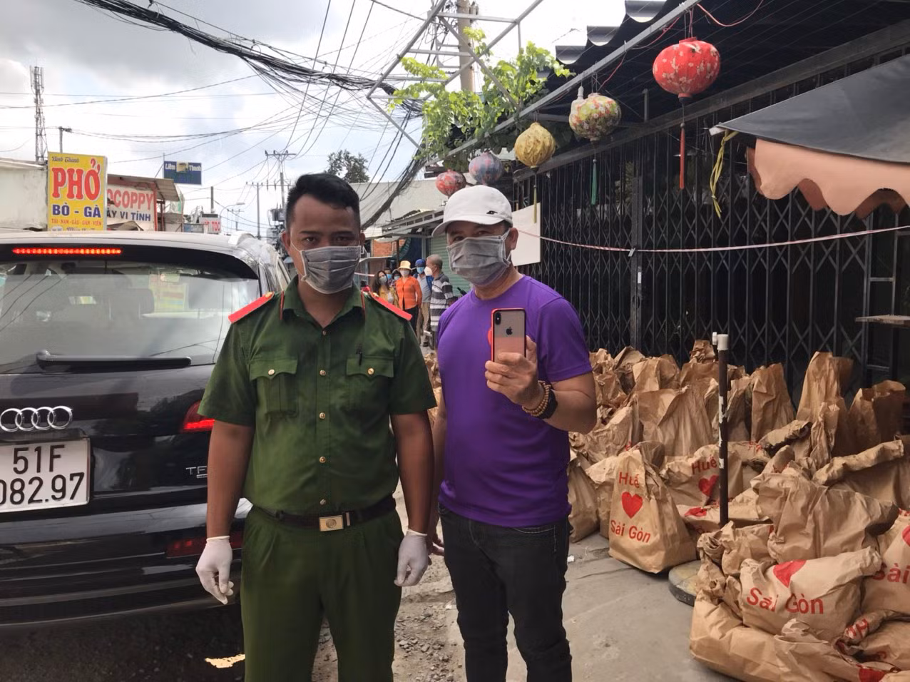 Cộng đồng mạng ngợi khen chàng sinh viên Cảnh sát làm 