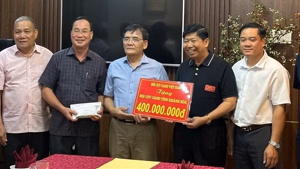 Nghĩa tình đồng đội đến với các đồng chí cựu CAND Đắk Lắk, Khánh Hoà