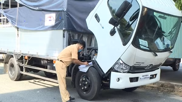 Từ 15/4, Bộ Công an triển khai cao điểm kiểm tra, kiểm soát an toàn giao thông ảnh 3