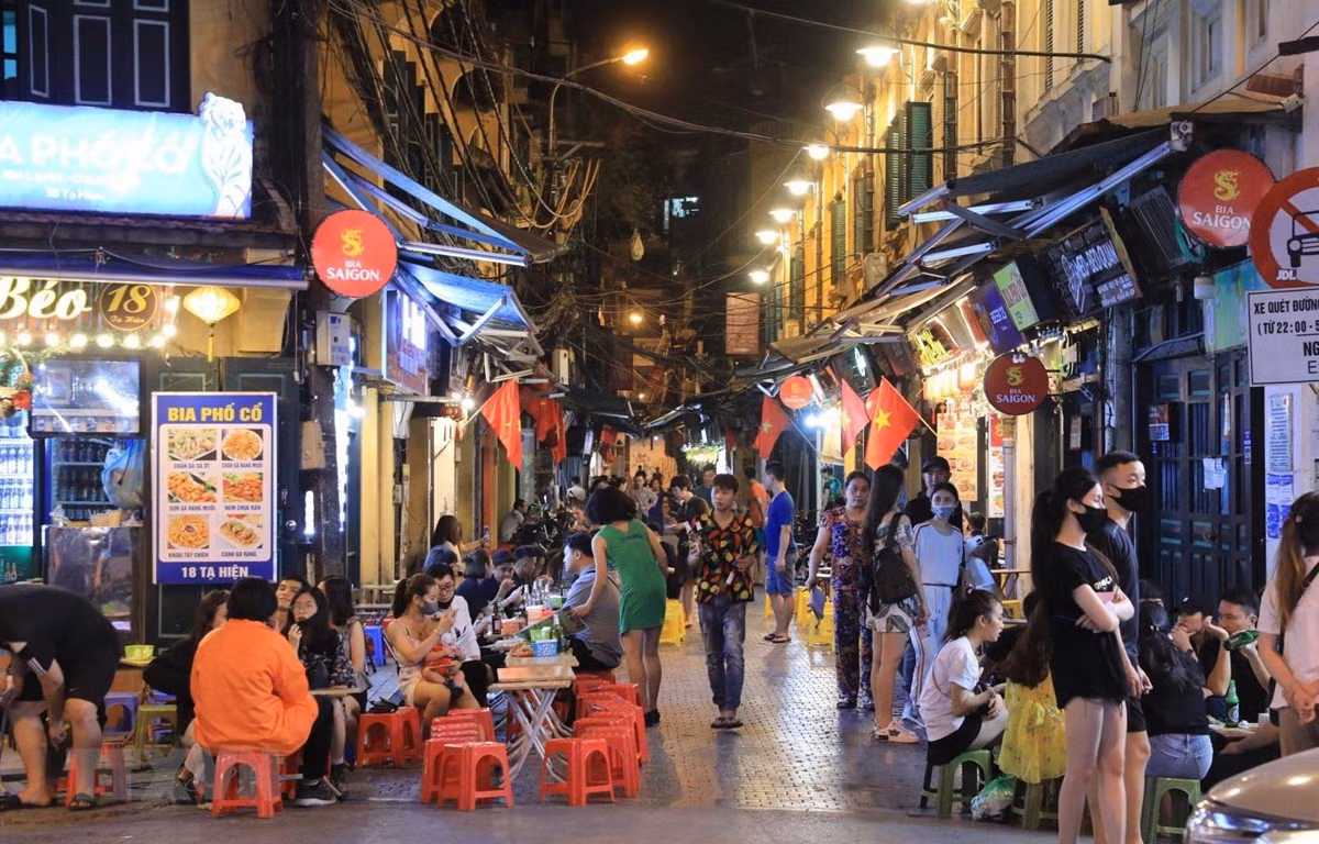 Kinh tế đêm Hà Nội và những nguy cơ... -0
