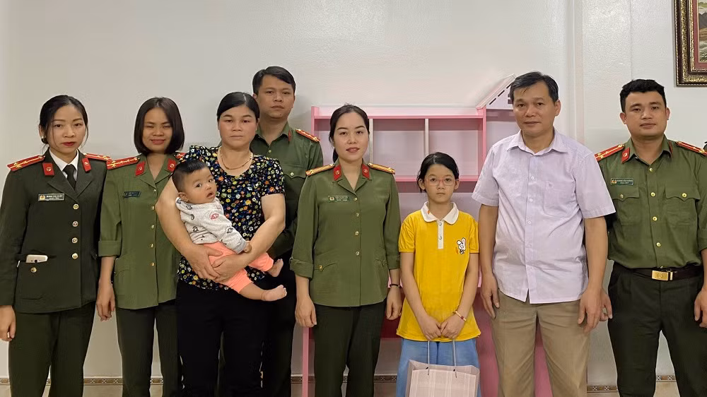 Tuổi trẻ Công an tỉnh Bắc Kạn xung kích, tình nguyện vì an ninh Tổ quốc -0