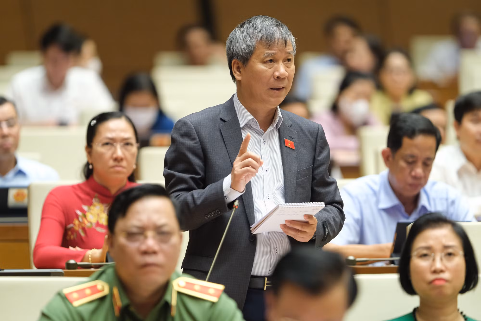  Vì sao hơn 4 năm học mà các doanh nghiệp biên soạn, phát hành sách giáo khoa vẫn 