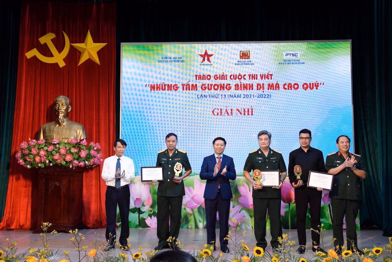 Cuộc thi đã phản ánh sinh động, trung thực những tấm gương tiêu biểu trong phong trào thi đua yêu nước -1