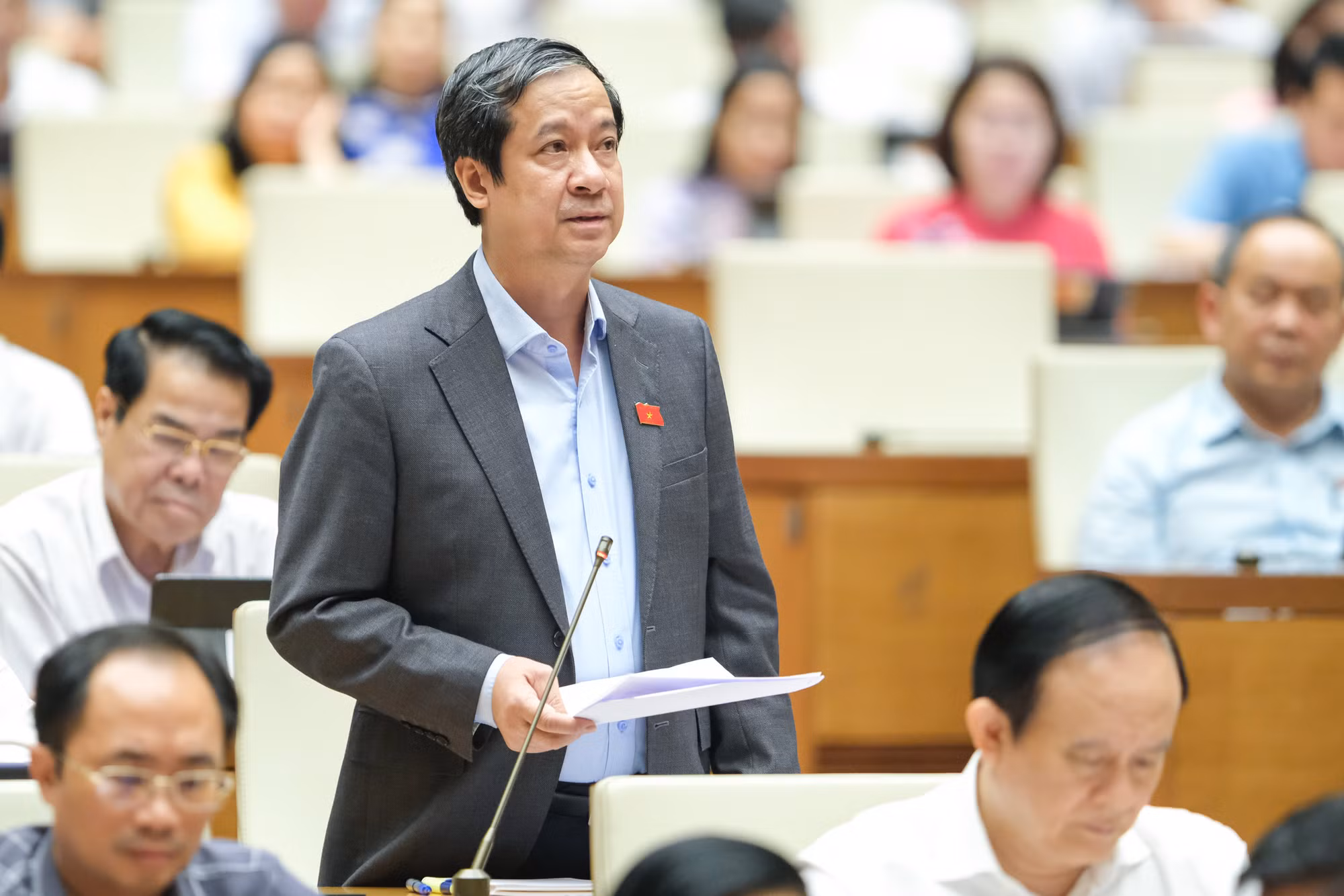  Vì sao hơn 4 năm học mà các doanh nghiệp biên soạn, phát hành sách giáo khoa vẫn 