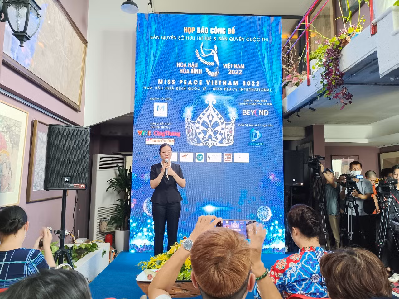 Có tới 2 cuộc thi Hoa Hậu Hoà Bình Việt Nam 2022? -0