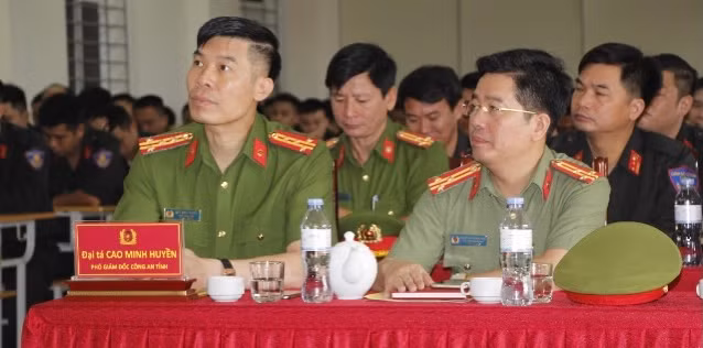 Khai giảng lớp huấn luyện cho cán bộ, chiến sĩ Trung đoàn Cảnh sát cơ động dự bị chiến đấu. -0
