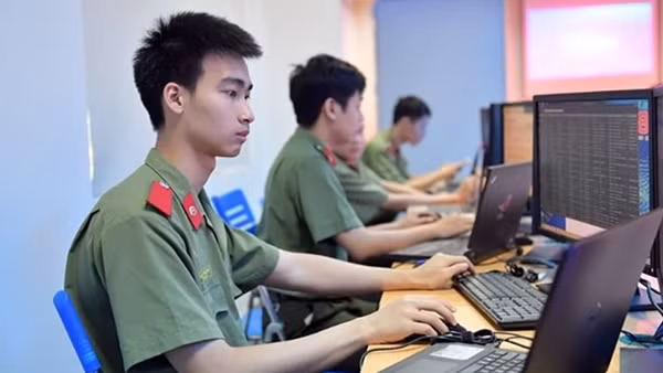 Vụ ô tô trên cầu, thi thể dưới sông: Nghi vấn tài xế nhảy cầu ảnh 3