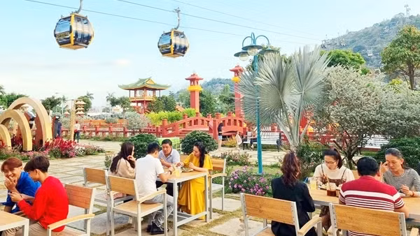 Nhiều hạng mục, công trình thu hút du khách tại Khu du lịch Cáp treo Núi Sam