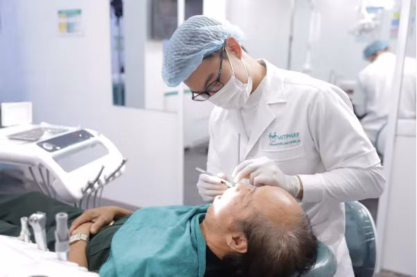 Cấy ghép Implant – Nụ cười bạc triệu hay “canh bạc” sức khỏe? -1