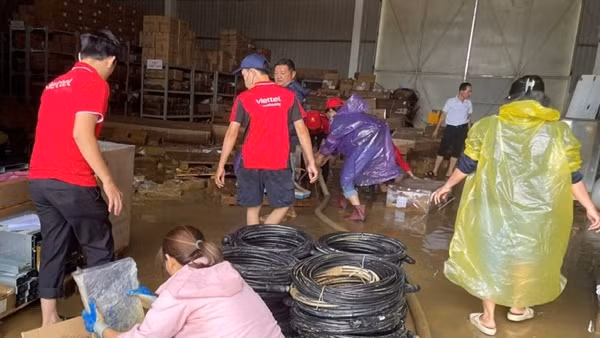 Viettel đồng hành với người dân vùng thiên tai