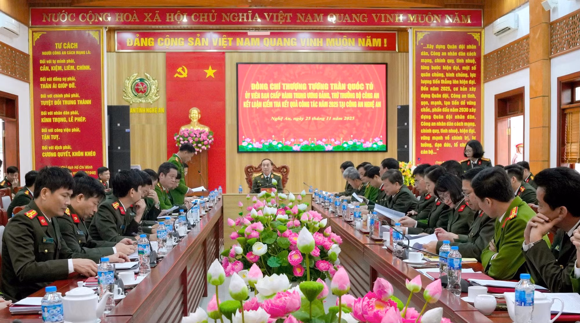 Thứ trưởng Trần Quốc Tỏ kết luận kiểm tra công tác năm 2025 tại Công an Nghệ An -0