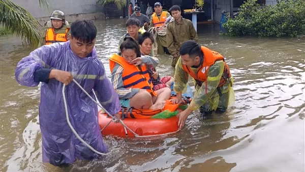 Cần xử lý nghiêm hành vi tung tin thất thiệt, xuyên tạc sự thật hoạt động cứu nạn, cứu hộ trong lũ lụt ở Khánh Hoà