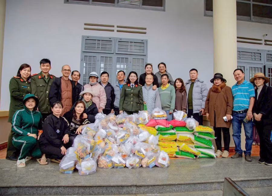 Tăng cường hỗ trợ, động viên bà con bị thiệt hại sau mưa lũ -0