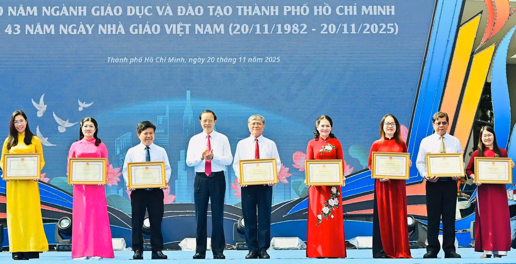 TP Hồ Chí Minh tổ chức lễ kỷ niệm 50 năm ngành giáo dục và đào tạo -0