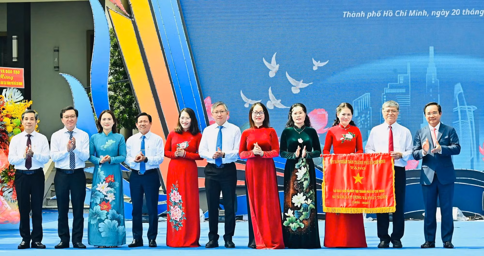 TP Hồ Chí Minh tổ chức lễ kỷ niệm 50 năm ngành giáo dục và đào tạo -0