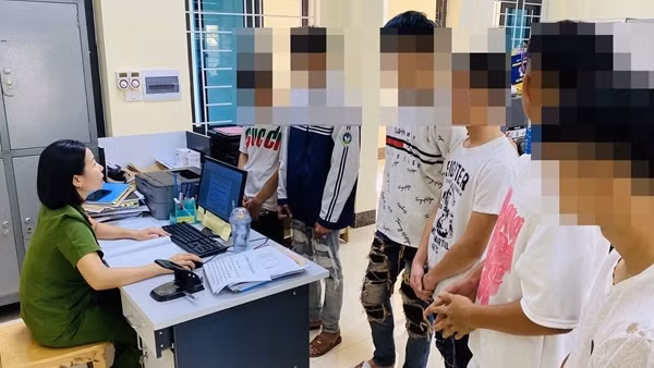 Náo loạn quái xế tuổi teen