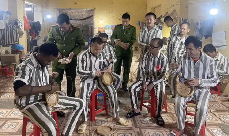 Chính sách nhân đạo, khoan hồng của Đảng, Nhà nước ta đã giúp người lầm lỗi hoàn lương -0