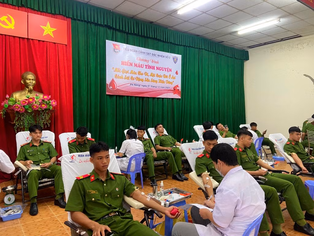 Tiểu đoàn Cảnh sát Đặc nhiệm số 3 - Bộ tư lệnh Cảnh sát cơ động hiến tặng 174 đơn vị máu cứu người -2