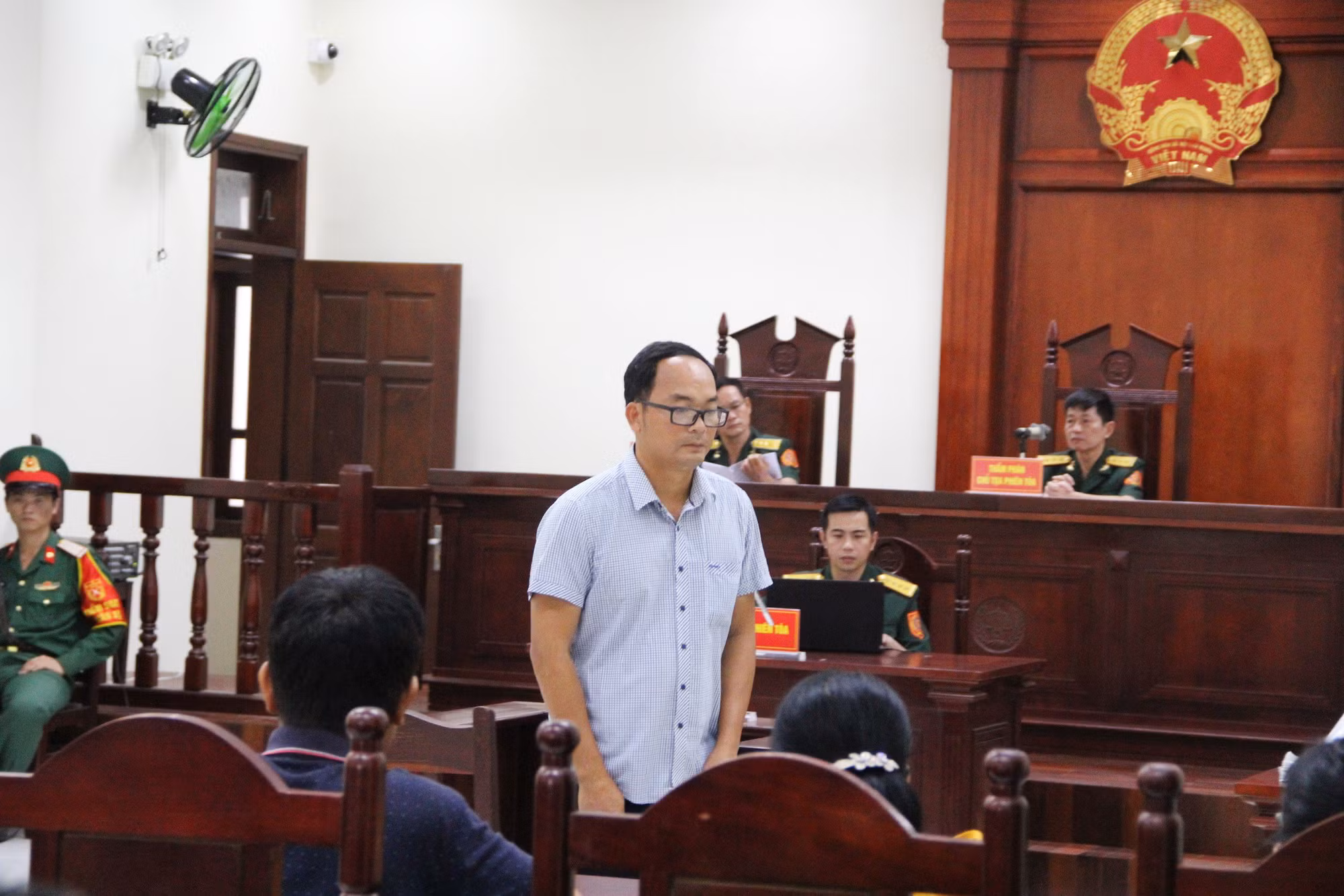 Cựu quân nhân lái xe ô tô tông chết nữ sinh ở Ninh Thuận lãnh án 14 tháng tù -0