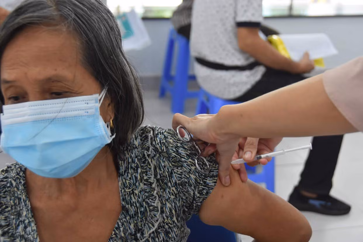 Hôm nay, 58 tỉnh ghi nhận 14.599 F0, TP Hồ Chí Minh sẽ tiêm vaccine nhắc lại vào ngày 10/8 -0