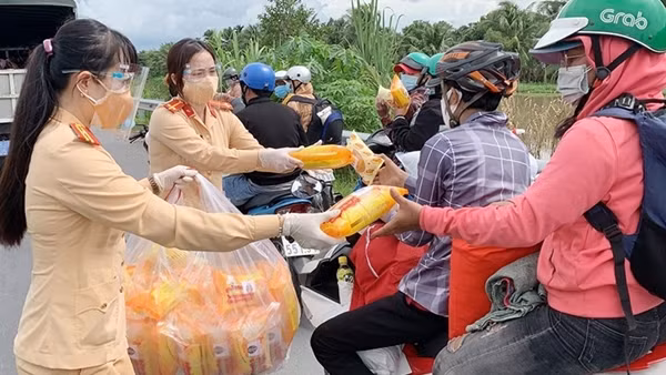 "Lá chắn" vững chắc nơi tuyến đầu chống dịch