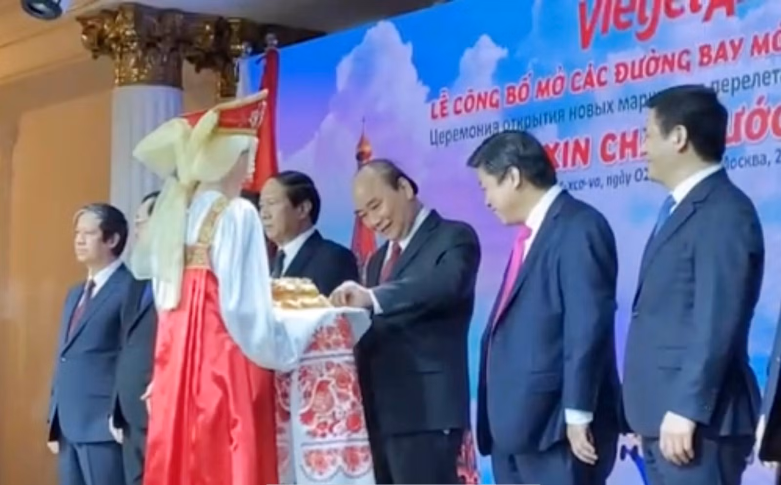 Chủ tịch nước Nguyễn Xuân Phúc dự lễ công bố đường bay thẳng Việt Nam – Moscow&nbsp; -1