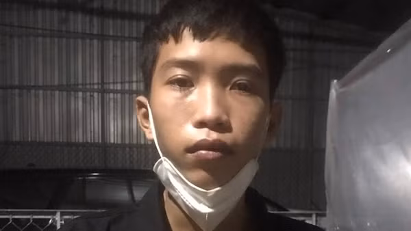 Con nghiện bịt mặt kề dao vào cổ phụ nữ để cướp tiền tại cây ATM ảnh 3