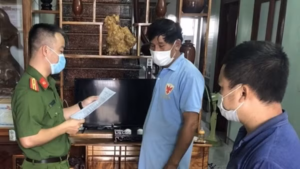 Vét sạch 2 két sắt của công ty đem đi đánh bạc rồi bỏ trốn ảnh 3