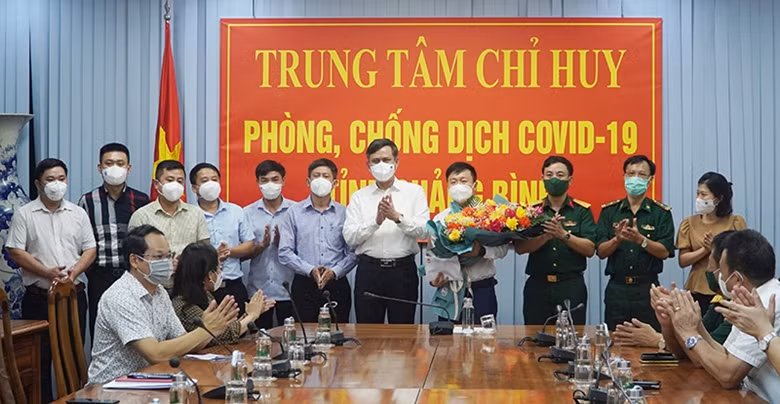 Cử đoàn y tế qua giúp tỉnh Khăm Muộn (Lào) phòng chống dịch COVID-19 -0