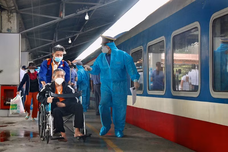 Những chuyến xe nặng nghĩa tình -0