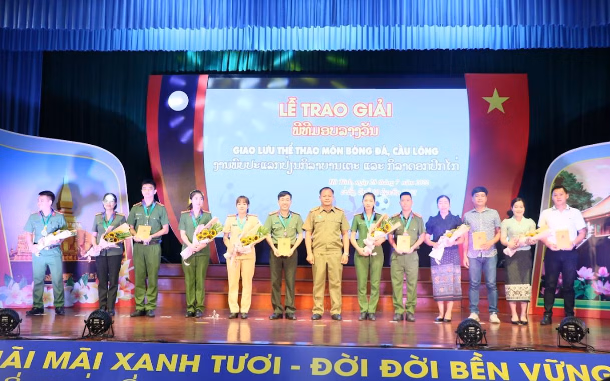 Đặc sắc chương trình giao lưu văn nghệ Việt Nam - Lào -0