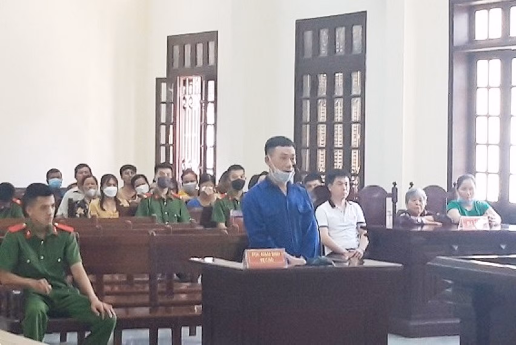 Tuyên án tử hình đối tượng dùng xăng đốt nhà, giết 4 người thân -0