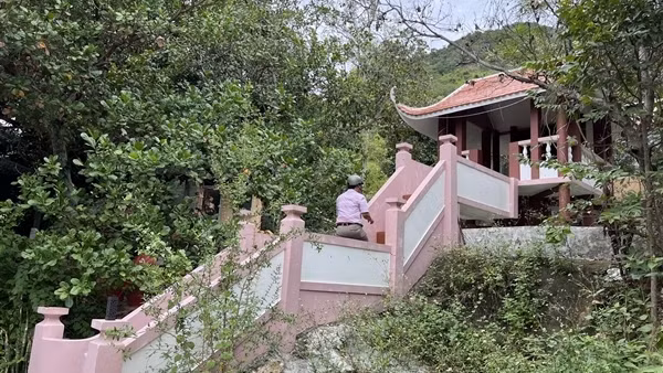 Kiên quyết tháo dỡ khu du lịch xây dựng trái phép trên đất rừng